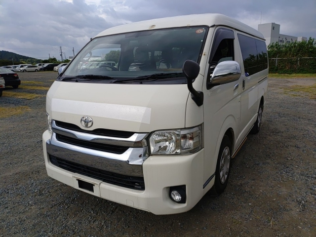 TOYOTA HIACE 2018