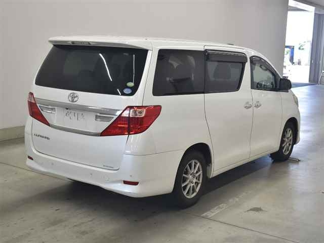 TOYOTA ALPHARD 2013
