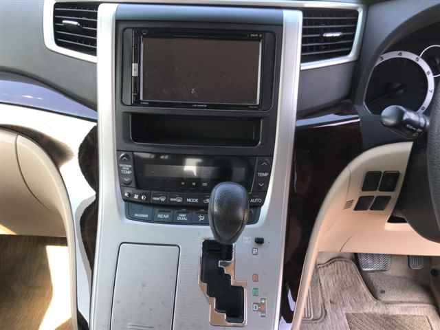 TOYOTA ALPHARD 2013