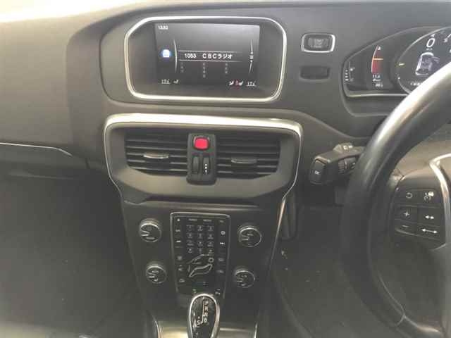 VOLVO V40 2015