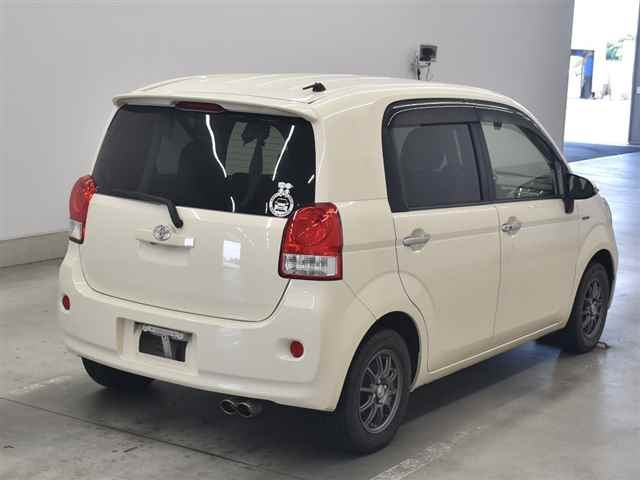 TOYOTA PORTE 2014