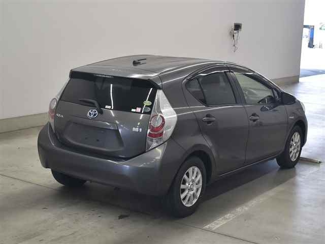 TOYOTA AQUA 2014