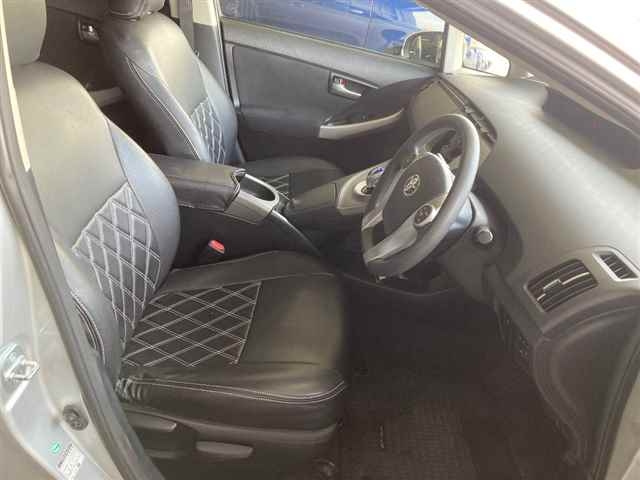 TOYOTA PRIUS 2014