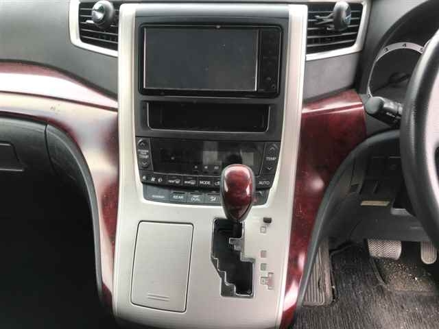 TOYOTA VELLFIRE 2009