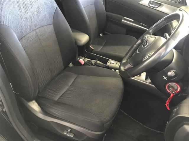 SUBARU FORESTER 2011