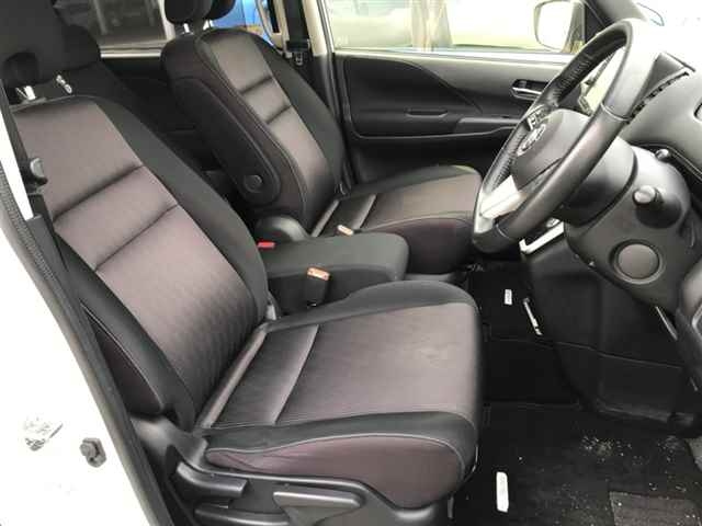 NISSAN SERENA 2017
