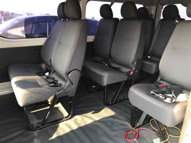 TOYOTA HIACE 2011