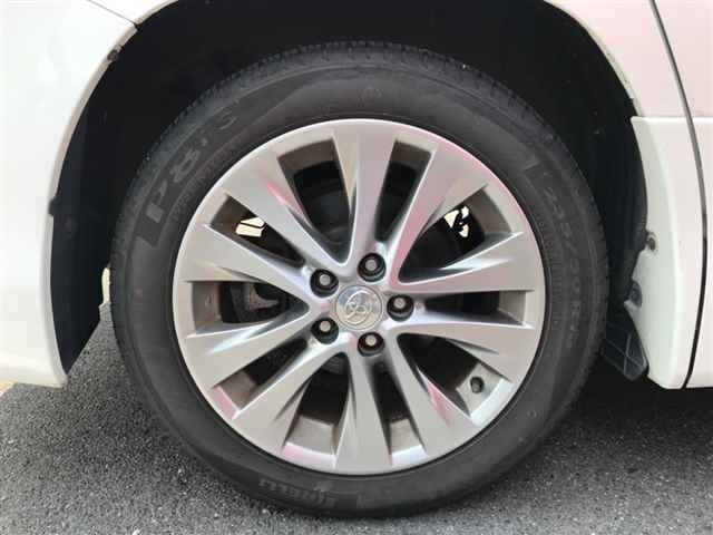 TOYOTA VELLFIRE 2010