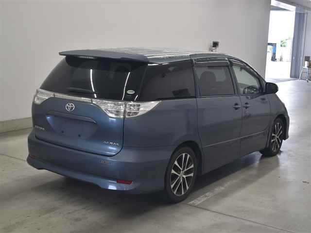 TOYOTA ESTIMA 2012