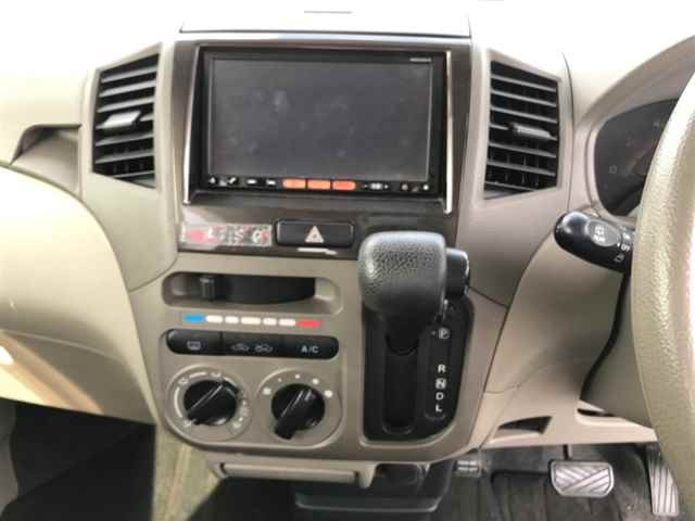 NISSAN ROOX 2013
