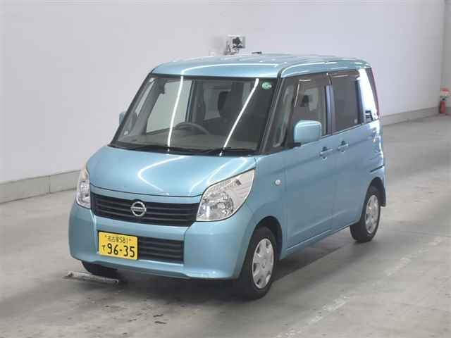NISSAN ROOX 2013
