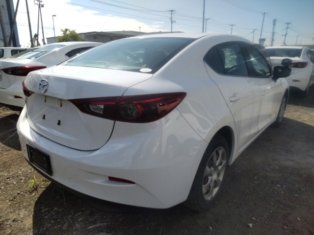MAZDA AXELA 2016