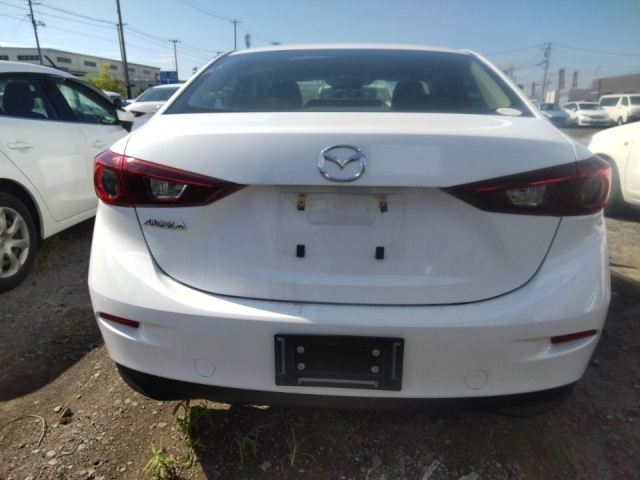 MAZDA AXELA 2016