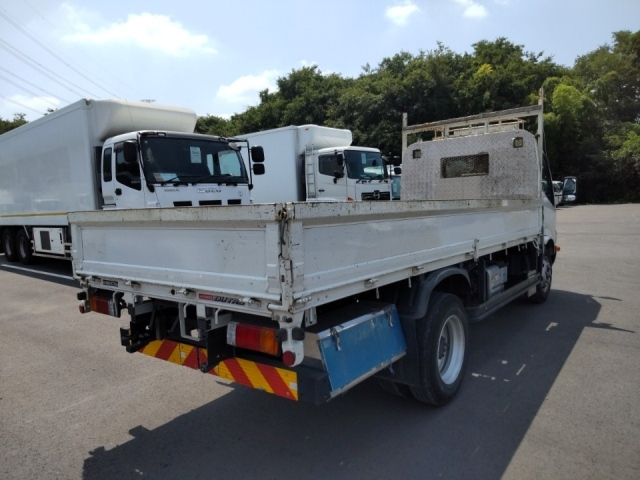 HINO DUTRO 2021