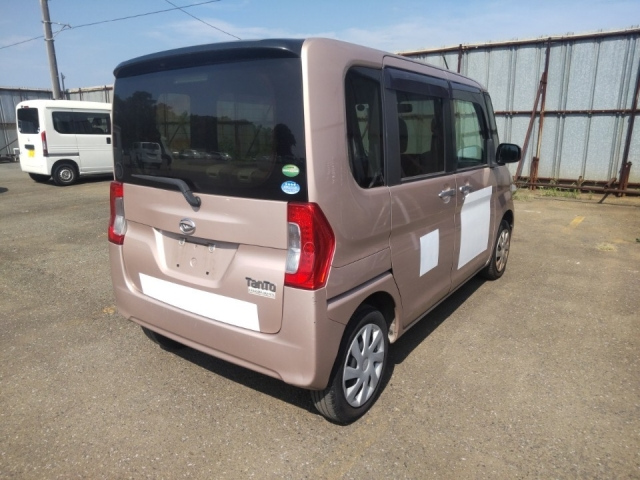 DAIHATSU TANTO 2016