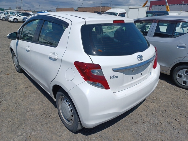 TOYOTA VITZ 2014