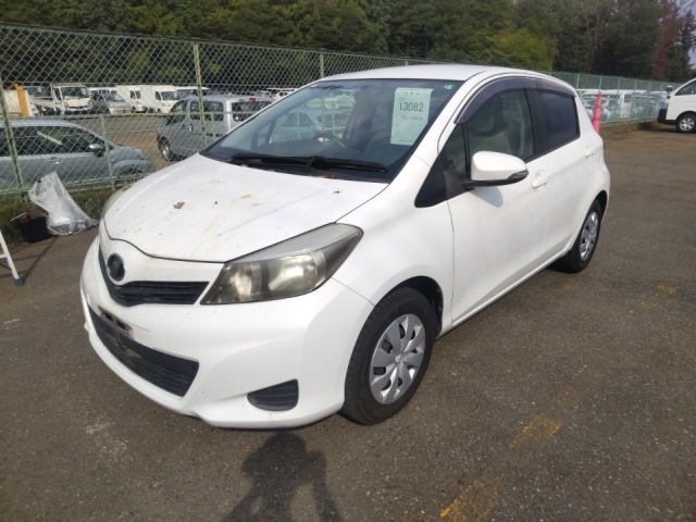 TOYOTA VITZ 2013