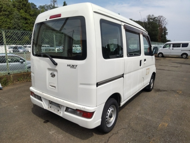 DAIHATSU HIJET VAN 2019