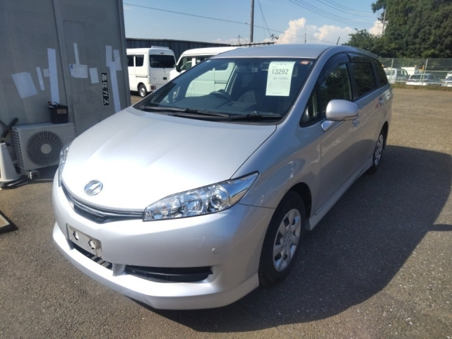 TOYOTA WISH 2015