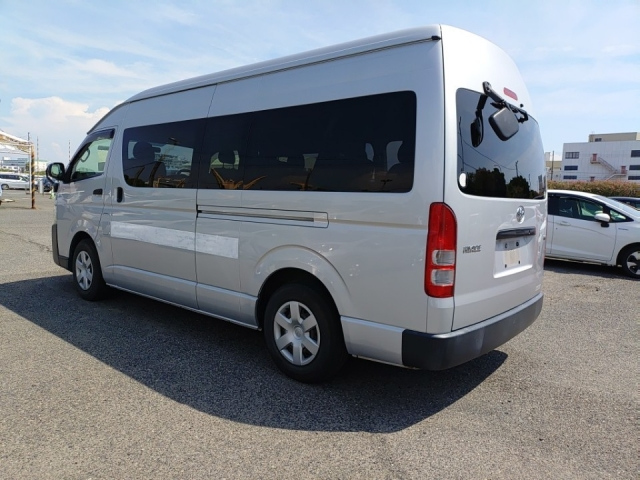 TOYOTA HIACE 2016