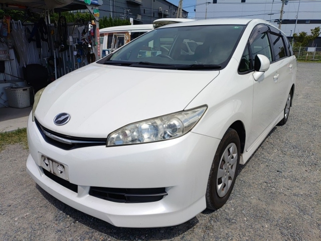 TOYOTA WISH 2015