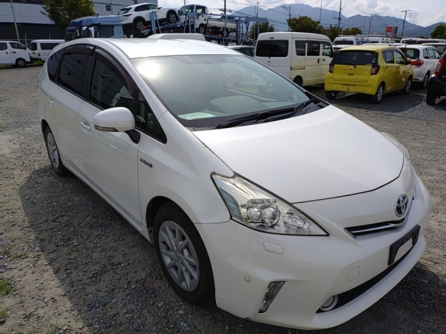 TOYOTA PRIUS ALPHA 2014