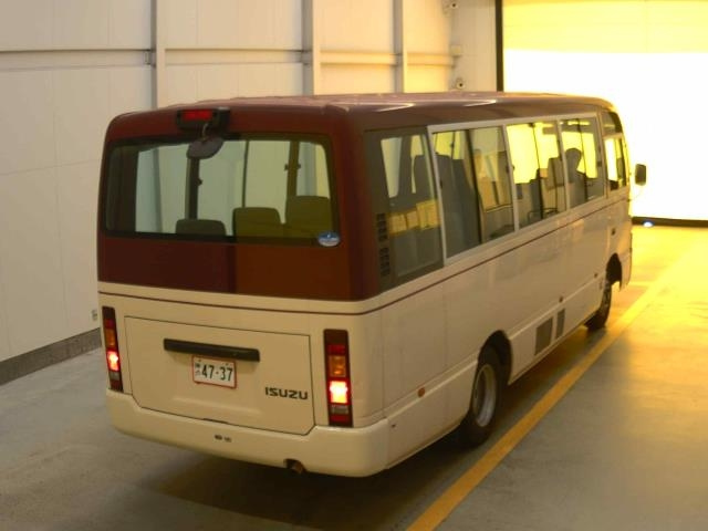ISUZU JOURNEY 2009