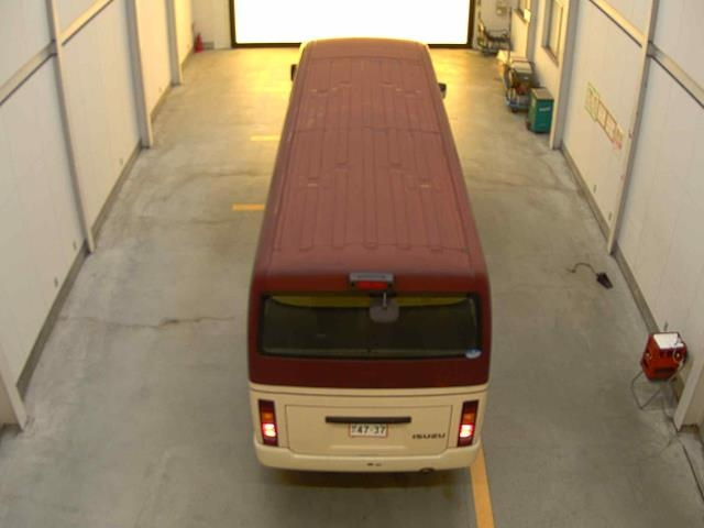 ISUZU JOURNEY 2009