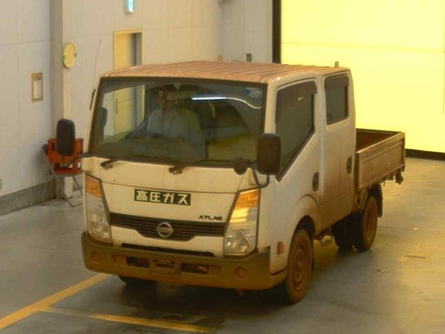 NISSAN ATLAS 2012