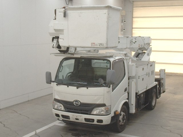 HINO DUTRO 2015