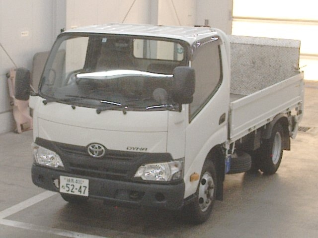 TOYOTA DYNA 2018