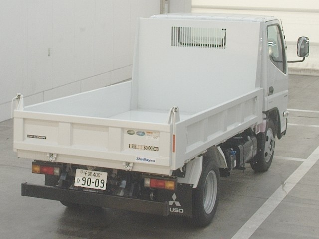 MITSUBISHI CANTER 2024