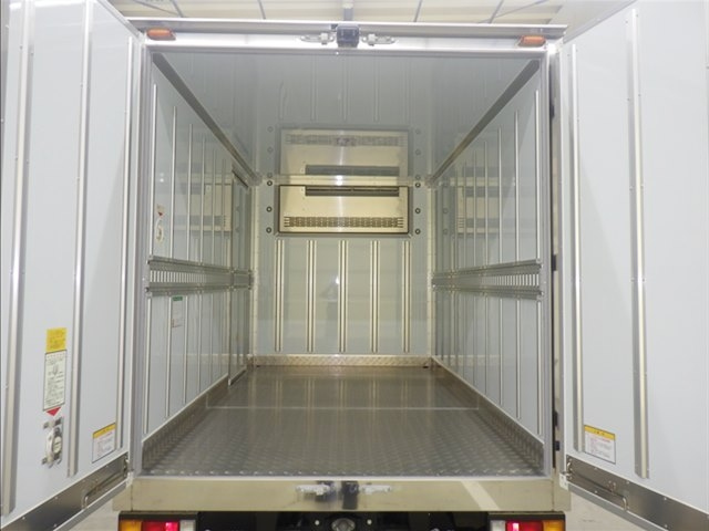 MITSUBISHI CANTER 2025