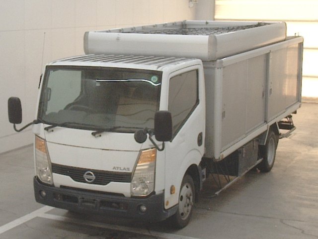 NISSAN ATLAS 2010