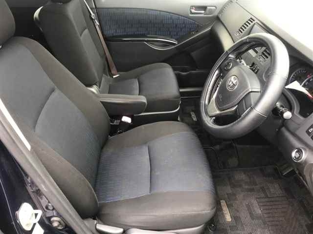 TOYOTA ISIS 2014