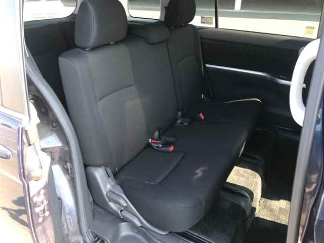 TOYOTA ISIS 2012