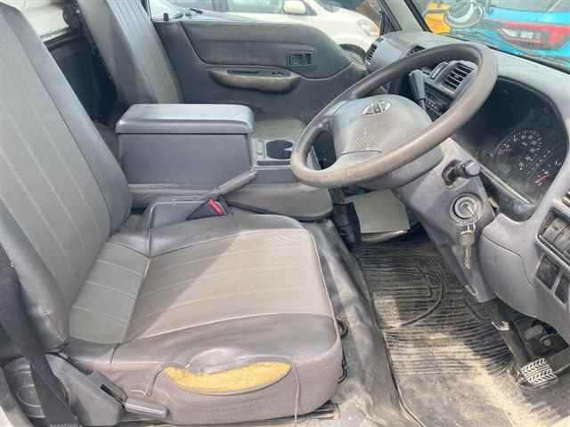 NISSAN VANETTE TRUCK 2013