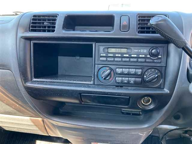 NISSAN VANETTE TRUCK 2013
