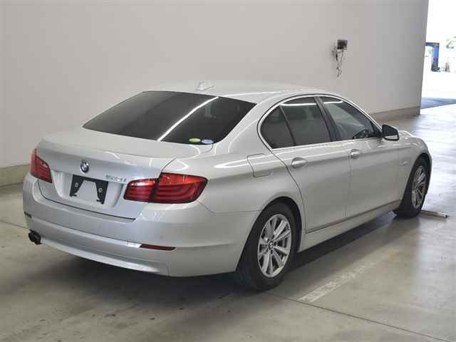 BMW 5 SERIES 2010