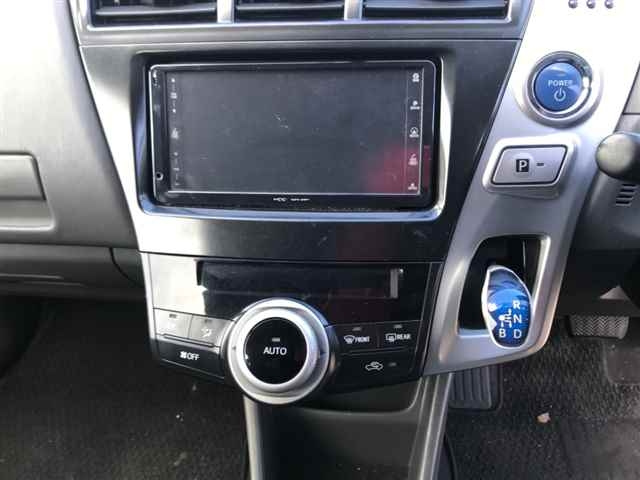 TOYOTA PRIUS ALPHA 2012