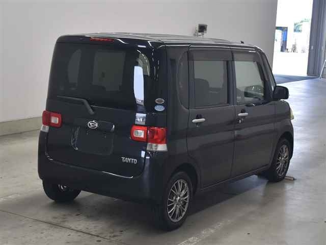 DAIHATSU TANTO 2010