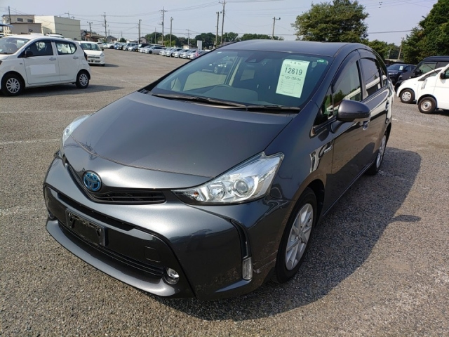 TOYOTA PRIUS ALPHA 2020