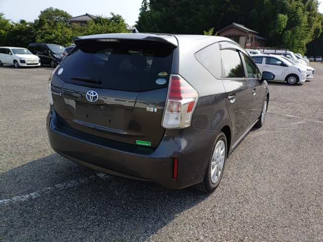TOYOTA PRIUS ALPHA 2020