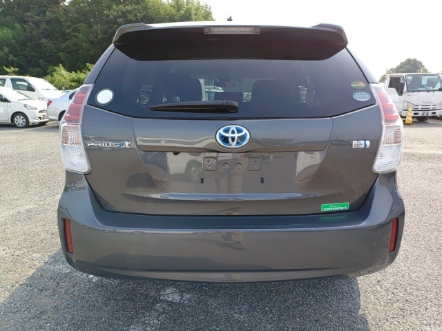 TOYOTA PRIUS ALPHA 2020