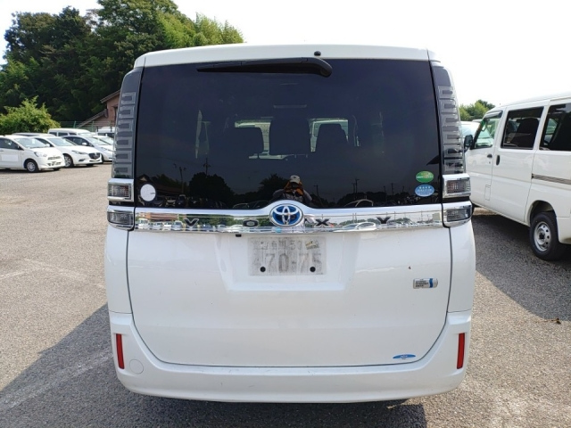 TOYOTA VOXY 2018