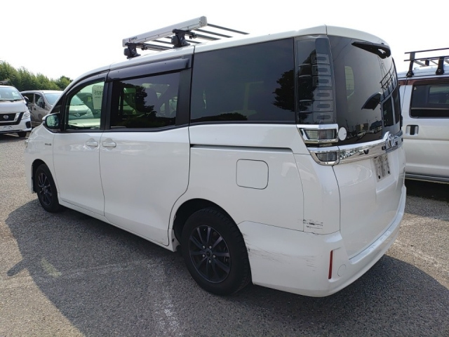 TOYOTA VOXY 2018