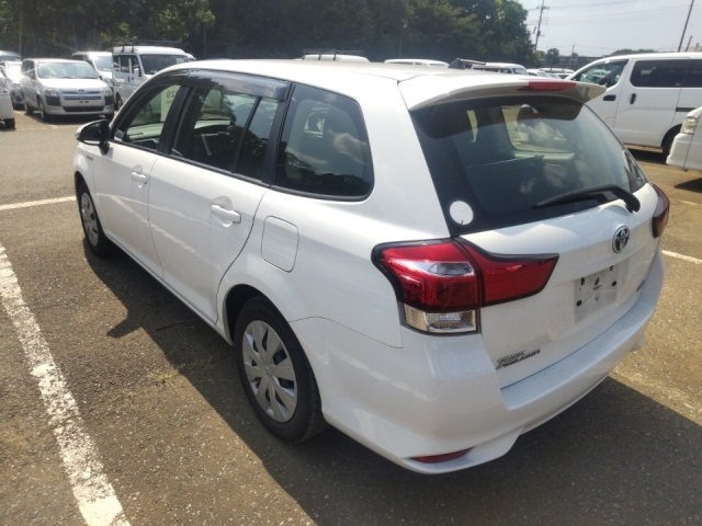 TOYOTA COROLLA FIELDER 2016