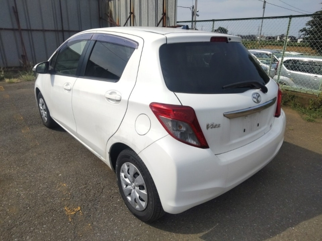 TOYOTA VITZ 2013