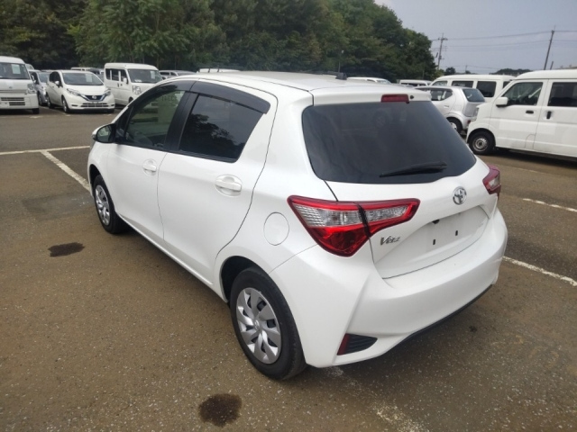TOYOTA VITZ 2018
