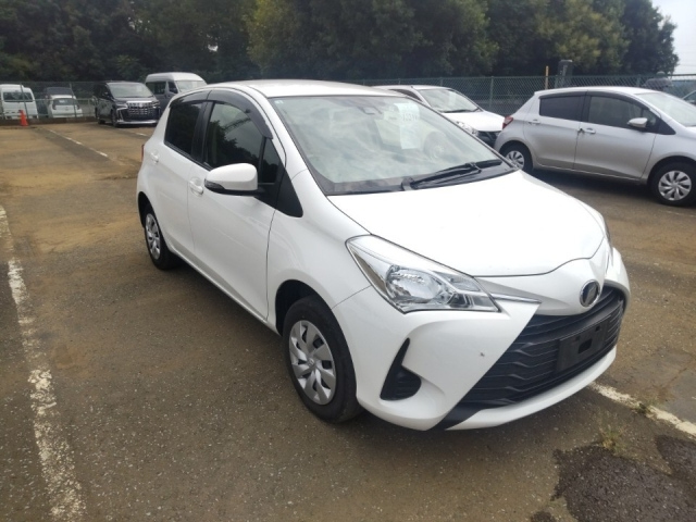 TOYOTA VITZ 2018